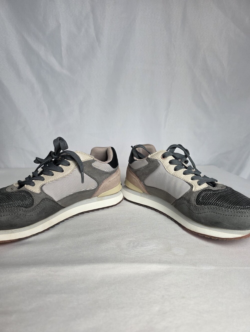 HOFF Women's Athletic Sneaker Shoes Size 8 - Picture 3 of 9